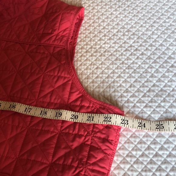 Talbots Quilted Unlined Zip Front Vest - Picture 7 of 8